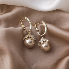 Malia™ | Pearl Earrings