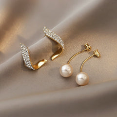 Amara™ | Pearl Earrings in Gold