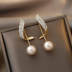 Amara™ | Pearl Earrings in Gold