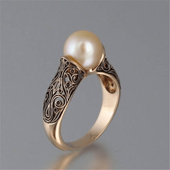 Vintage™ | Pearl Golden Ring